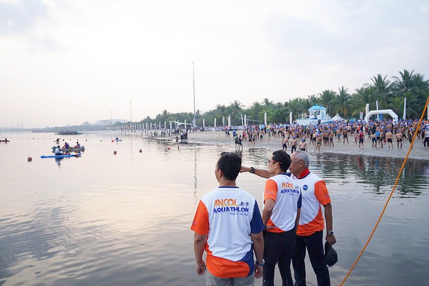 sandiuno's tweet photo. Setiap minggu di Jakarta selalu ada event olahraga yang tidak hanya mengundang banyak wisatawan, tapi juga bisa merubah gaya hidup masyarakat untuk menjadi lebih sehat. https://t.co/JqM1MzKVUb