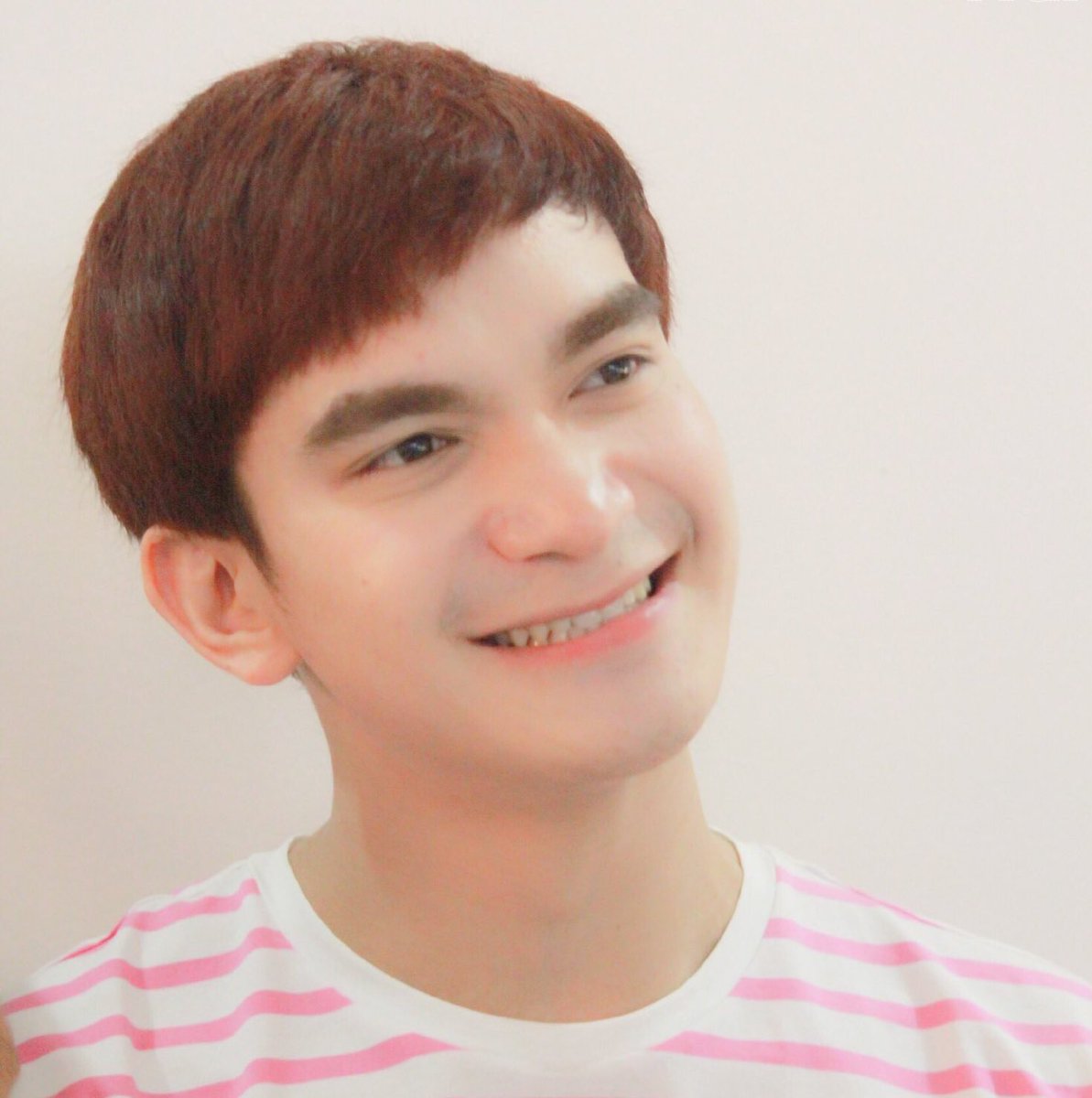 stongck's tweet photo. ขอบคุณแม่ๆที่น่ารักทุกคนนะครับที่อยู่กันถึงทุกวันนี้ ขอบคุณที่ยังอยู่ด้วยกัน เวลามีปัญหาขอบคุณที่เข้ามาช่วยให้กำลังใจทุกครั้ง  อิอิ 555 ขอบคุณสำหรับความอบอุ่นที่มีให้กันนะครับ ขอบคุณที่ยิ้มให้กันเสมอนะครับ #เด็กอ๊องของสตรอง #อ๊องน้อย @Specialstrongg @honeystrong1994 @j_toonploy https://t.co/30IVLL6GnC