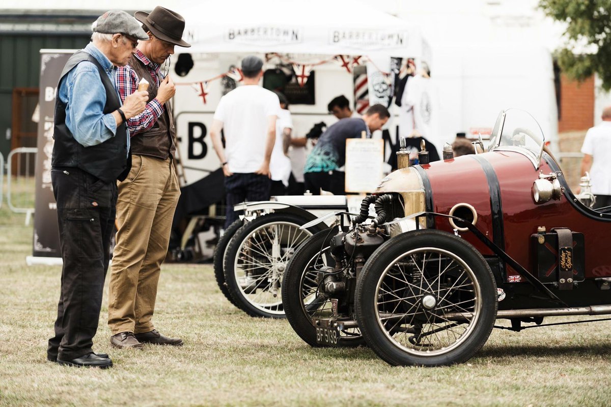 morganmotor's tweet photo. A wonderful first day of Thrill On The Hill yesterday at our factory. Beautiful British sports cars and the most fantastic people visiting from around the world were both joined by typically unpredictable British weather. Lots of fun was had by all 🇬🇧🙌 https://t.co/guqiZdAK83