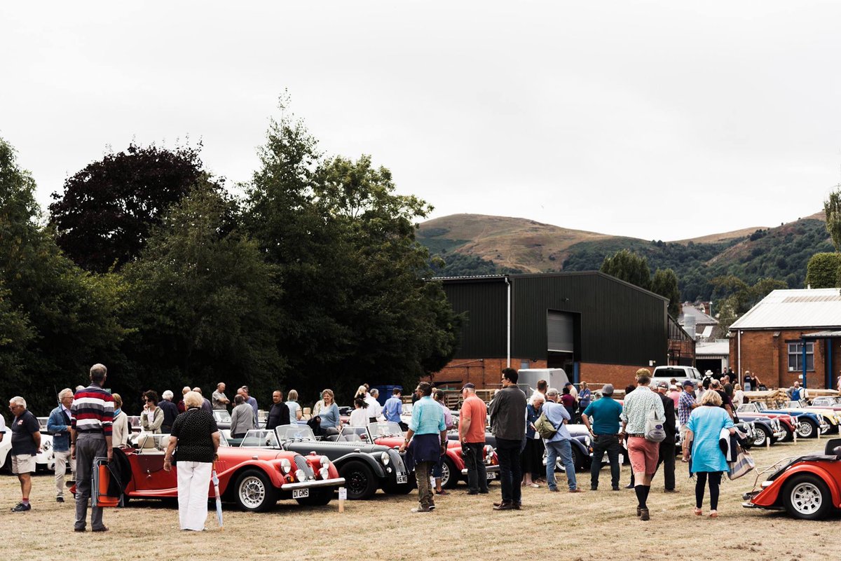 morganmotor's tweet photo. A wonderful first day of Thrill On The Hill yesterday at our factory. Beautiful British sports cars and the most fantastic people visiting from around the world were both joined by typically unpredictable British weather. Lots of fun was had by all 🇬🇧🙌 https://t.co/guqiZdAK83