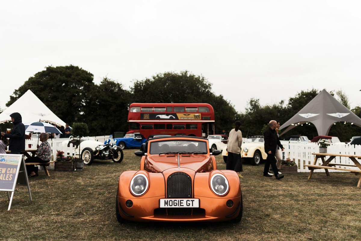 morganmotor's tweet photo. A wonderful first day of Thrill On The Hill yesterday at our factory. Beautiful British sports cars and the most fantastic people visiting from around the world were both joined by typically unpredictable British weather. Lots of fun was had by all 🇬🇧🙌 https://t.co/guqiZdAK83