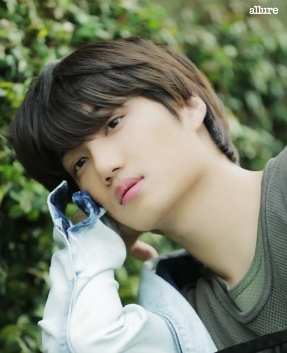 FOCUS_KAI's tweet photo. 카이와 얼루어 코리아의 한여름 추억.
 
마지막 영상을 공개합니다. Happy Ending! 

#allurekorea #allure_kai #얼루어 #카이  💛 https://t.co/xu5rvPwrKV