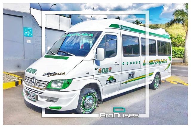 probuses's tweet photo. Buseta 4089 de Transportes Lusitania . Cabeceros para busetas. #probuses #Sprinter #Bucaramanga #MercedesBenz #sprinter413 #like #sprinter515 #vans #mercedesbenzcolombia #sabanadetorres #puertowilches #onibus #busologos #Cimitarra #busologia #lebrija #… https://t.co/ptttyTx1N0 https://t.co/pWNgKIChZK