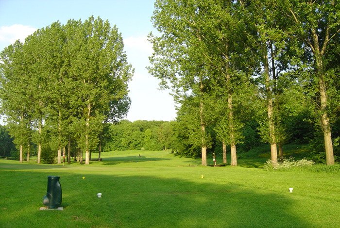 BonsPlansGolf's tweet photo. Astuces de Golf : Gérer le départ du 1 https://t.co/g5j8QlvgAM ⛳ Alerte Bons Plans Golf ⛳ ! (En savoir +) https://t.co/lq93ccyJ9l