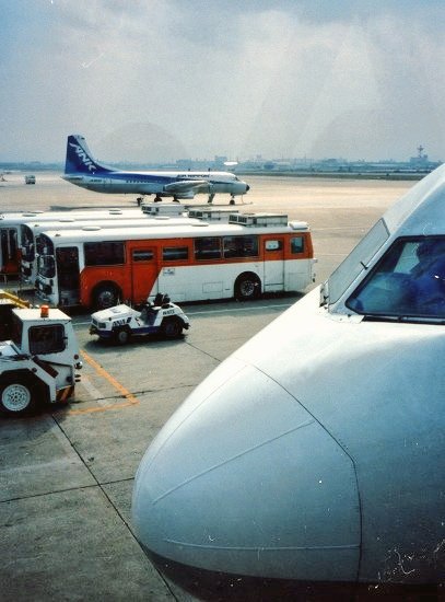 つばさ51号 A Twitteren 平成2 3年頃の福岡空港で降りた福島 福岡便のa320とys11です 当時は最新鋭機でした