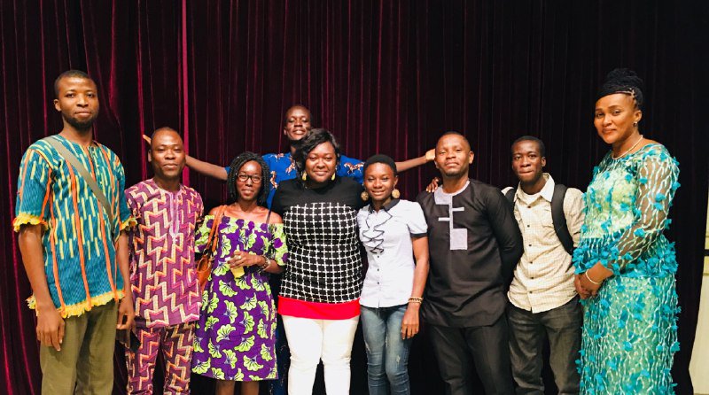 <a href="/BELLOGaniath/">Ganiath BELLO</a> est élue meilleure blogueuse de l'année par <a href="/beninblogawards/">Bénin Blog Awards</a>. Bravo à toi et beaucoup de courage pour la suite. 👏

<a href="/afoukin/">Afouda Vincent Agué</a> <a href="/amevi9/">🇧🇯 Amévi Bertrand 🐿©</a> <a href="/windowtograce/">Grace</a> @IamBaloGouN <a href="/AwanabiI92/">Esther IDRISSOU</a> @harold_ach <a href="/AtmanBOUBA/">Atman BOUBA</a> étaient présents à ses côtés pour la soutenir. ❤️

#BeninBlogAwards