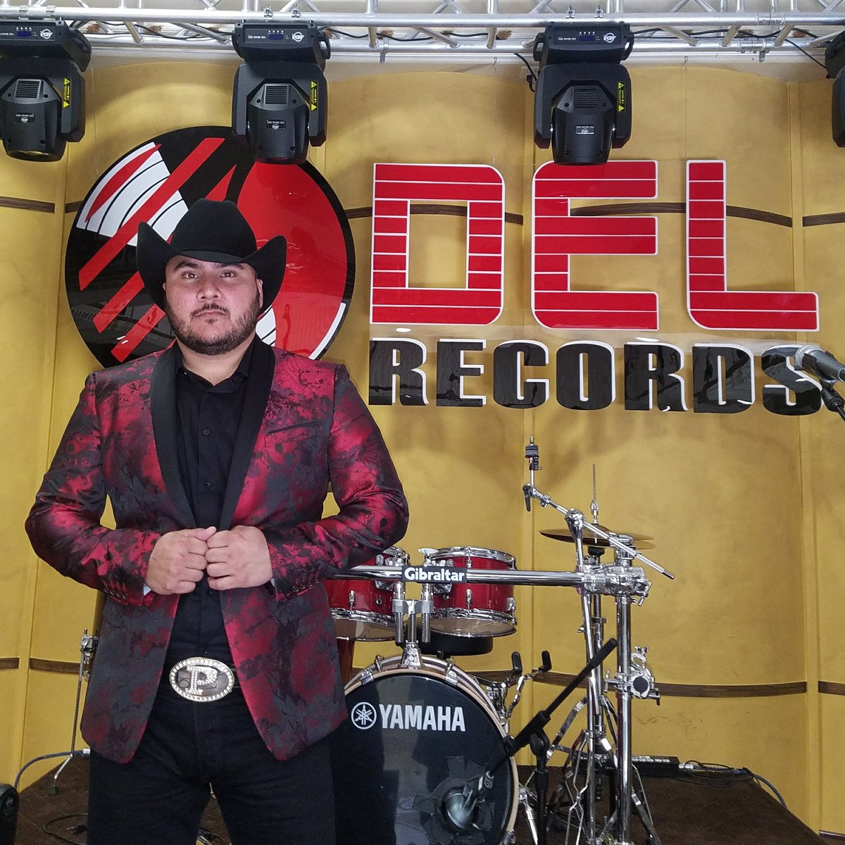 PacoSernaMusic's tweet photo. #NewProfilePic https://t.co/BqOxU67FWs