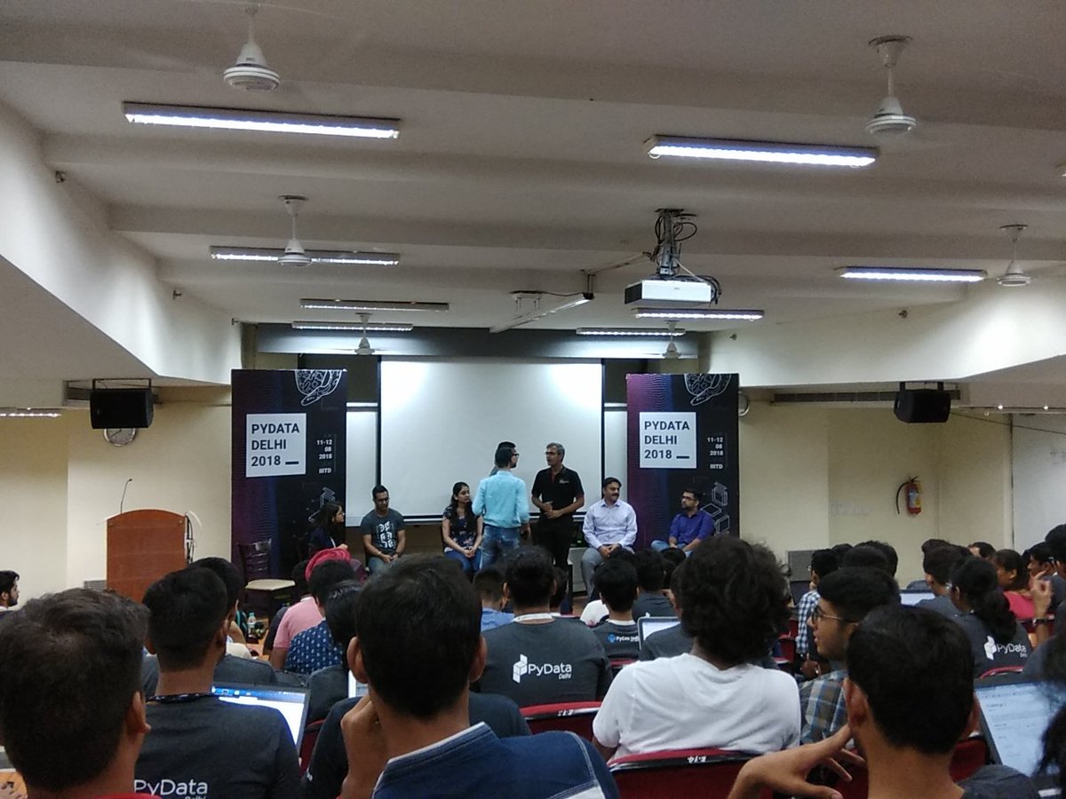 MustafaQazi18's tweet image. #PyDataDelhi18 #panelDiscussion