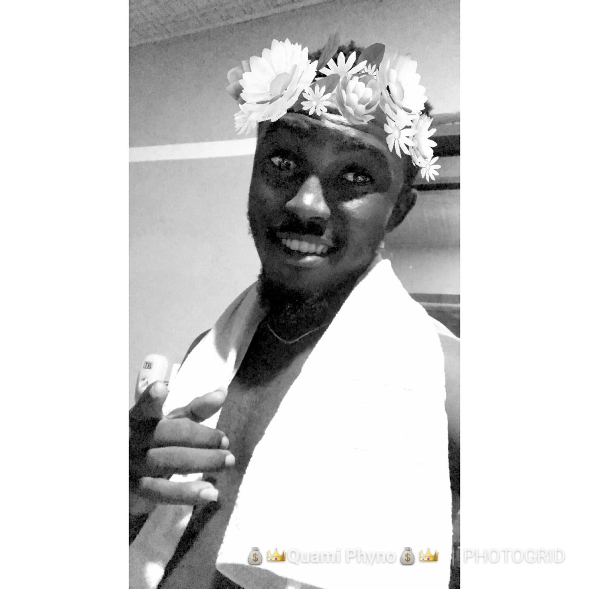 NoQuami's tweet photo. It's Sunday... Abeg Make Wanna All Go Church And Give Thanks To God, You Noe Be Too Good Pass Dos People Dem Burry Yesterday....Bigups @sarkodie @stonebwoyb @shattawalegh #JayBless✅💯 https://t.co/EeJeVRib0o