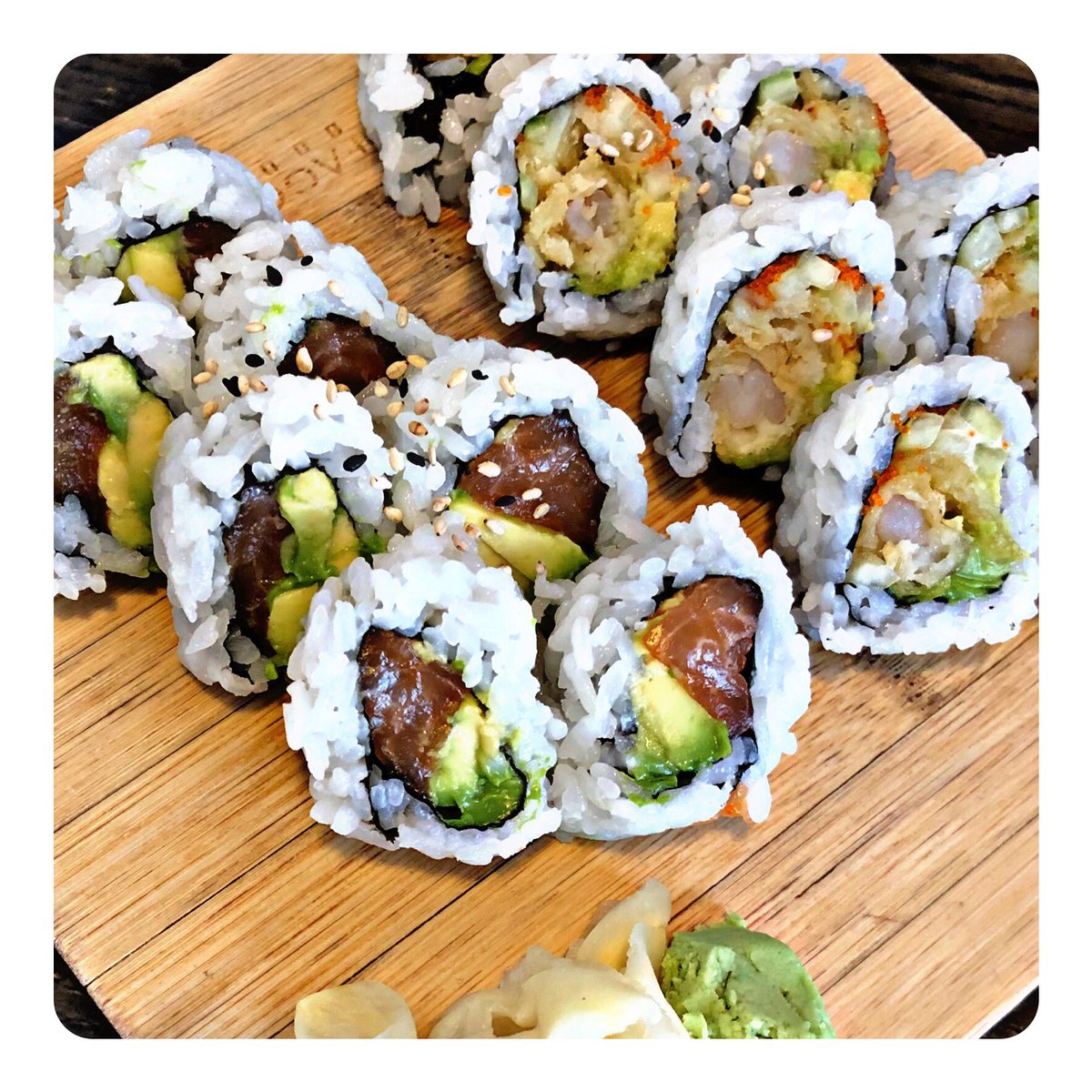 ThankYouMommyF's tweet photo. Dynamite Roll and Salmon/Avocado Roll at Hi Dozo Sushi 🍣 Review👇🏻

https://t.co/gpjEJJ1Bvk

#Vancouver #vancouverfoodie #yvreats #foodblogger #vancouvereats #eats #vancouverlife #vanlife #vaneats #vancity #vancitybuzz #foodporn #food #foodie #foodgasm #foodphotography https://t.co/2UCWEp27YF
