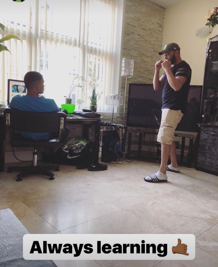 AliAkbarJavid's tweet image. Some tips from my older brother Yasir 🥊 #AlwaysLearning #aliajr #thewarrior #underconstruction 🤙