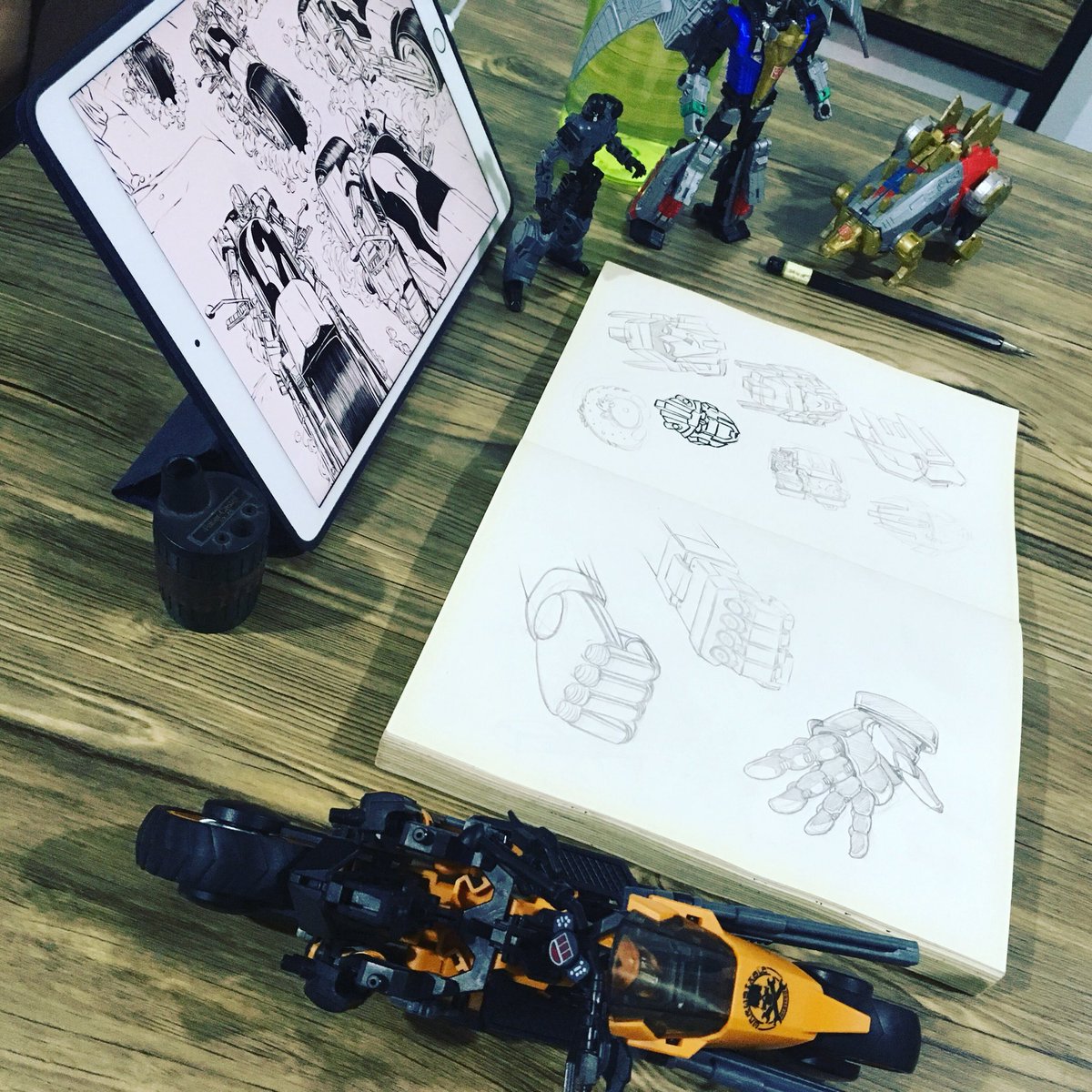 BryanSevillaArt's tweet photo. Sked for the day has been cancelled, back to drawing! #drawingoftheday #comicsart #unrustablebastards https://t.co/rLqfW9zHF6