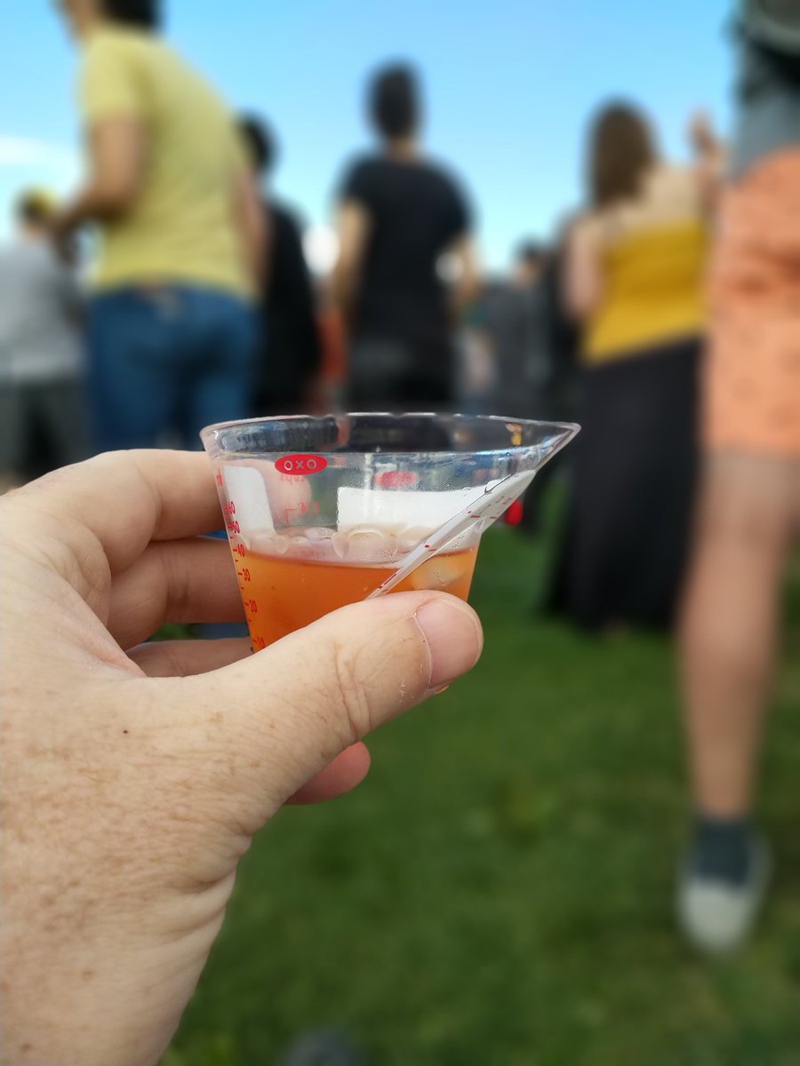 EdisonSeattle's tweet image. We're sitting in comfy chairs on the lawn next to the sandy beach of Alki, sipping on Old Fashioneds while listening to bands playing at Sub Pop's 30 year anniversary celebration!