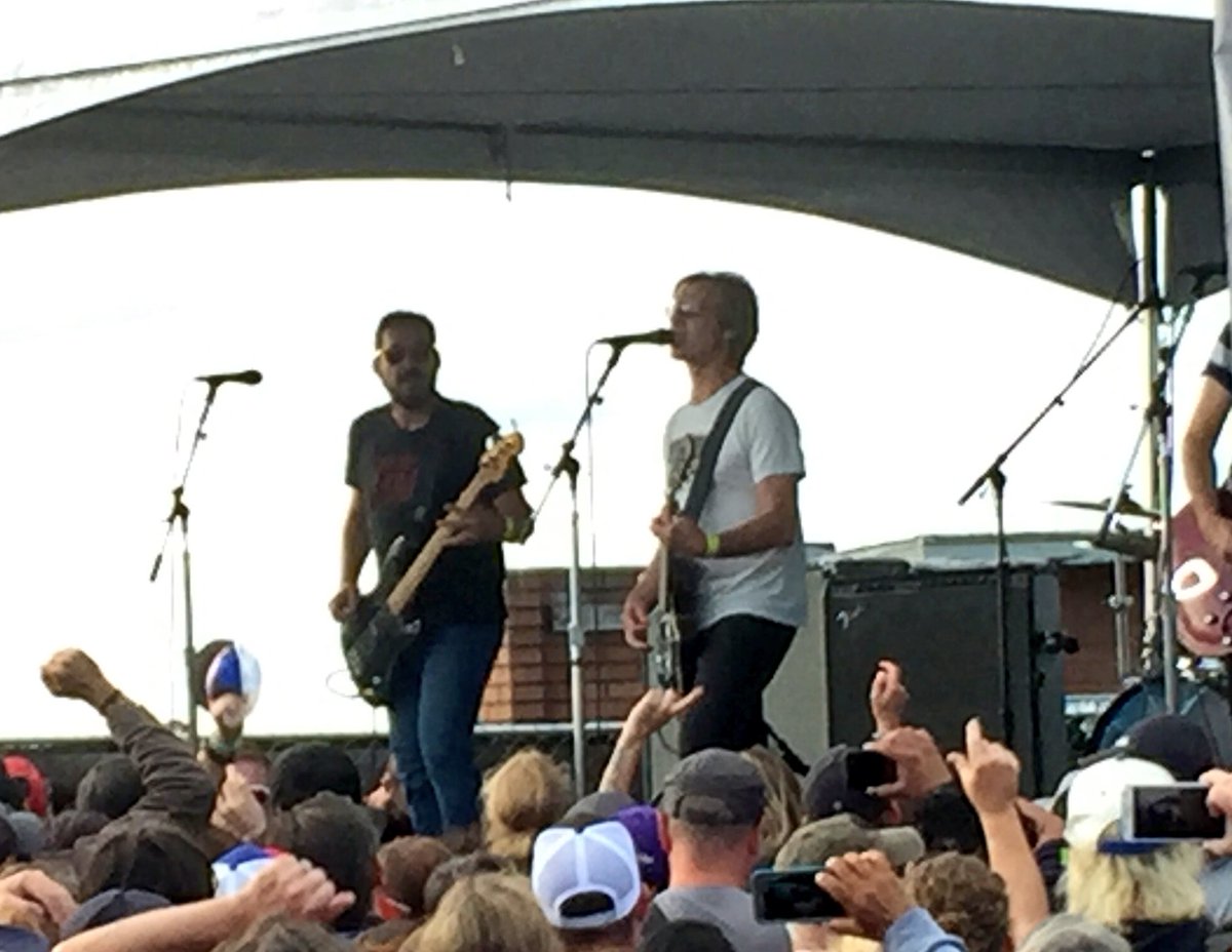 Given2Flyimages's tweet photo. Great way to wrap up the #Seattle #Pearljam #TheHomeShows with @mudhoney at #SubPop ‘s #SubPop30 party at West Seattle’s #AlkiBeach https://t.co/y1gRLmWl6w