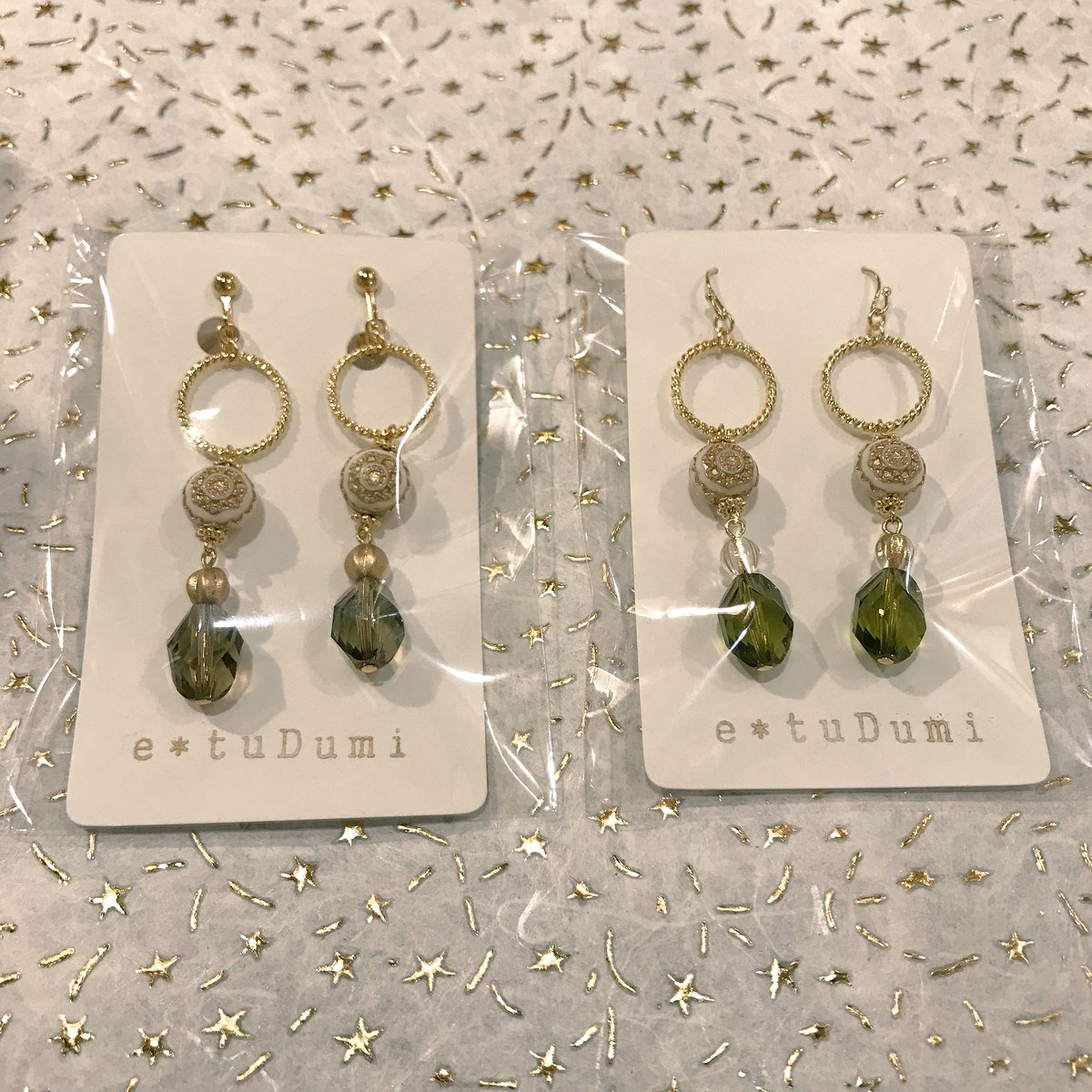 diamond_hero_'s tweet photo. 【e*tuDumi 】さん♪大粒アクリルパーツのイヤリング&amp;ピアスが入荷です！

ロングワンピースに合わせて着けたい♡ゴールド金具でオトナかわいいです🤤♡

#下北沢  #DIAMONDHERO  #ハンドメイド #ハンドメイドアクセサリー #ハンドメイド雑貨 #委託販売 https://t.co/23nwTfua8X