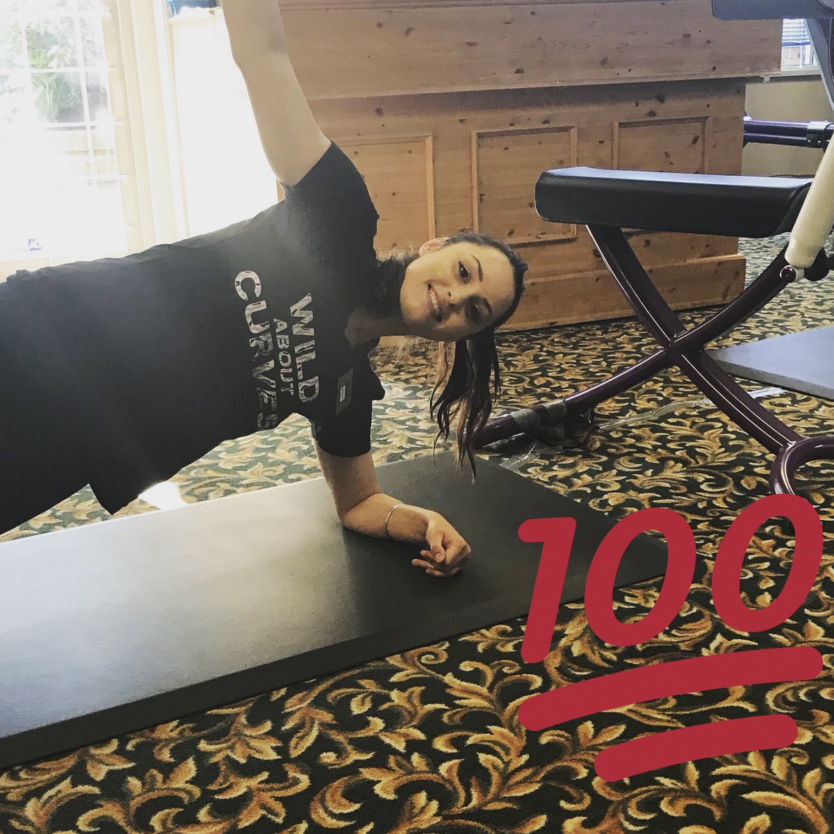 wpgcurves's tweet photo. Side Plank Saturday with coach Brooke💪🏻🎉 #teamcurveswpg #sideplanks #CurvesStrong #monthlychallenge https://t.co/TakxbDjnHG