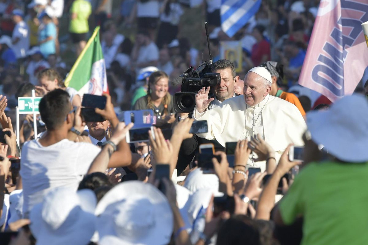#12agosto #BuonaDomenica #rilettura 

Il discorso di #PapaFrancesco al #CircoMassimo durante l'incontro con i #giovani e la #Fotogallery di #Chiesacattolica

bit.ly/2MhYolr

#SiamoQui #PerMilleStrade