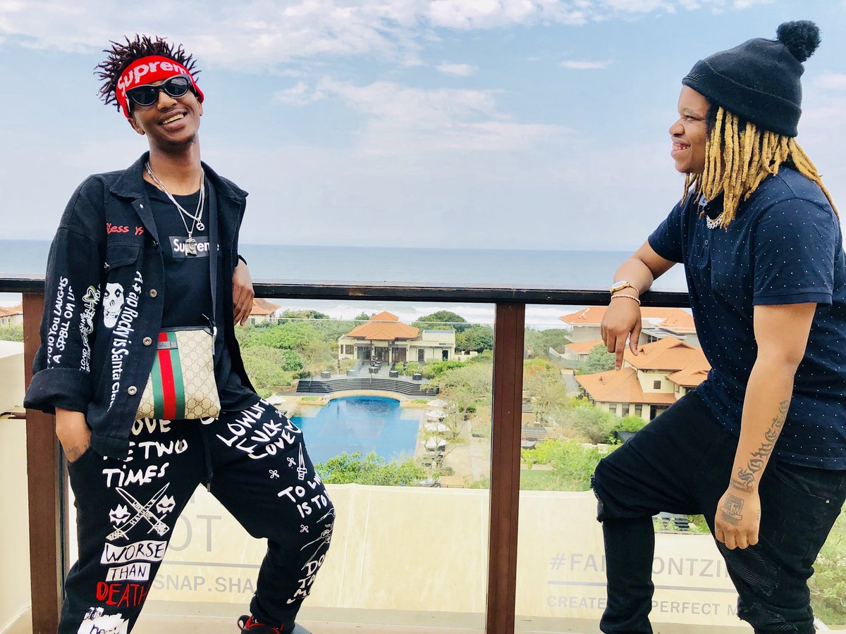 RealestOG1's tweet image. coolin around the city . 🏧🏧