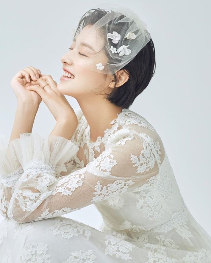 0114ui_'s tweet photo. 향장 5월호 #최아라 https://t.co/S4tx17NdXW