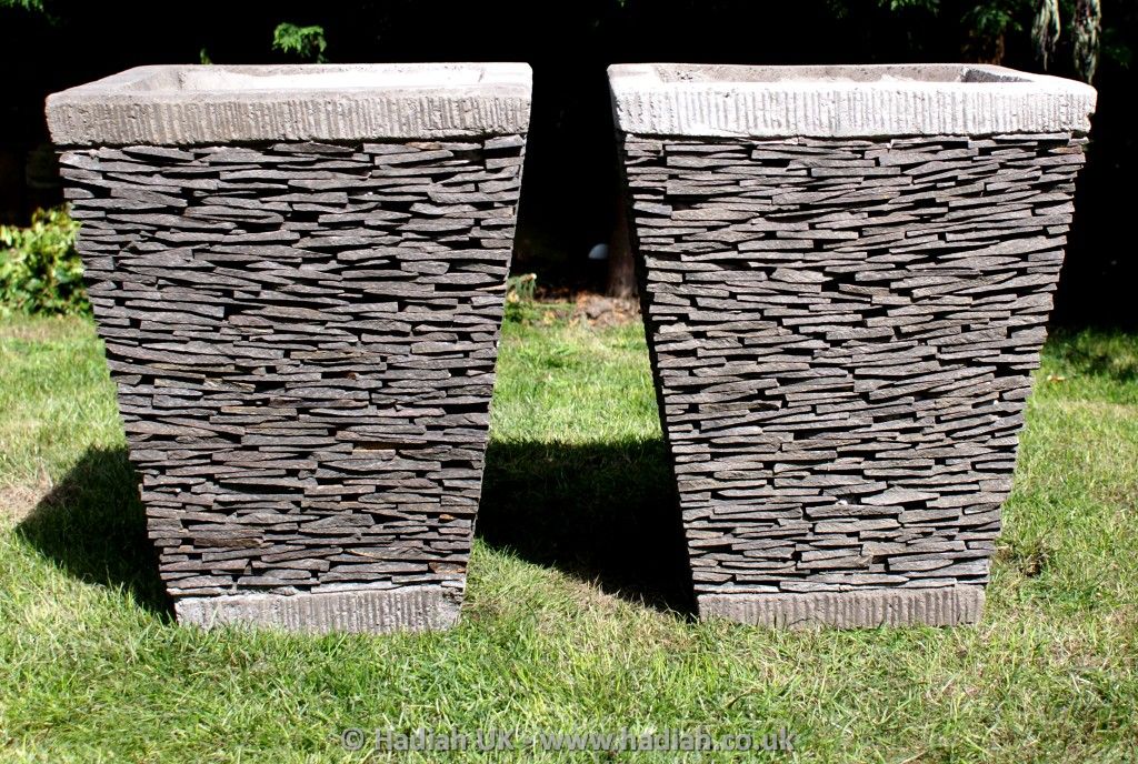 HadiahUK's tweet photo. Hi #UKGifthour
Feeling thankful today! Our customer allowing us to share a lovely photo of their Balinese Stone Planter. These are the cream of the crop ! Stone Stacked Balinese Garden Planters. Priced per pair ยฃ250 reduced from ยฃ339. #gifts #gardens
https://t.co/bAC7znpNSE https://t.co/lbIgYDeQW2