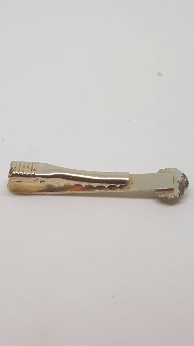 justgemzs's tweet photo. Vintage tie bar loin gold tone tie bar 2 inch long gift for him dandys vintage men's tie bar https://t.co/UVPpWJv2Aa #Etsy #justgemz #gotvintage #SmartTieBarLoin https://t.co/ErwGXX956D