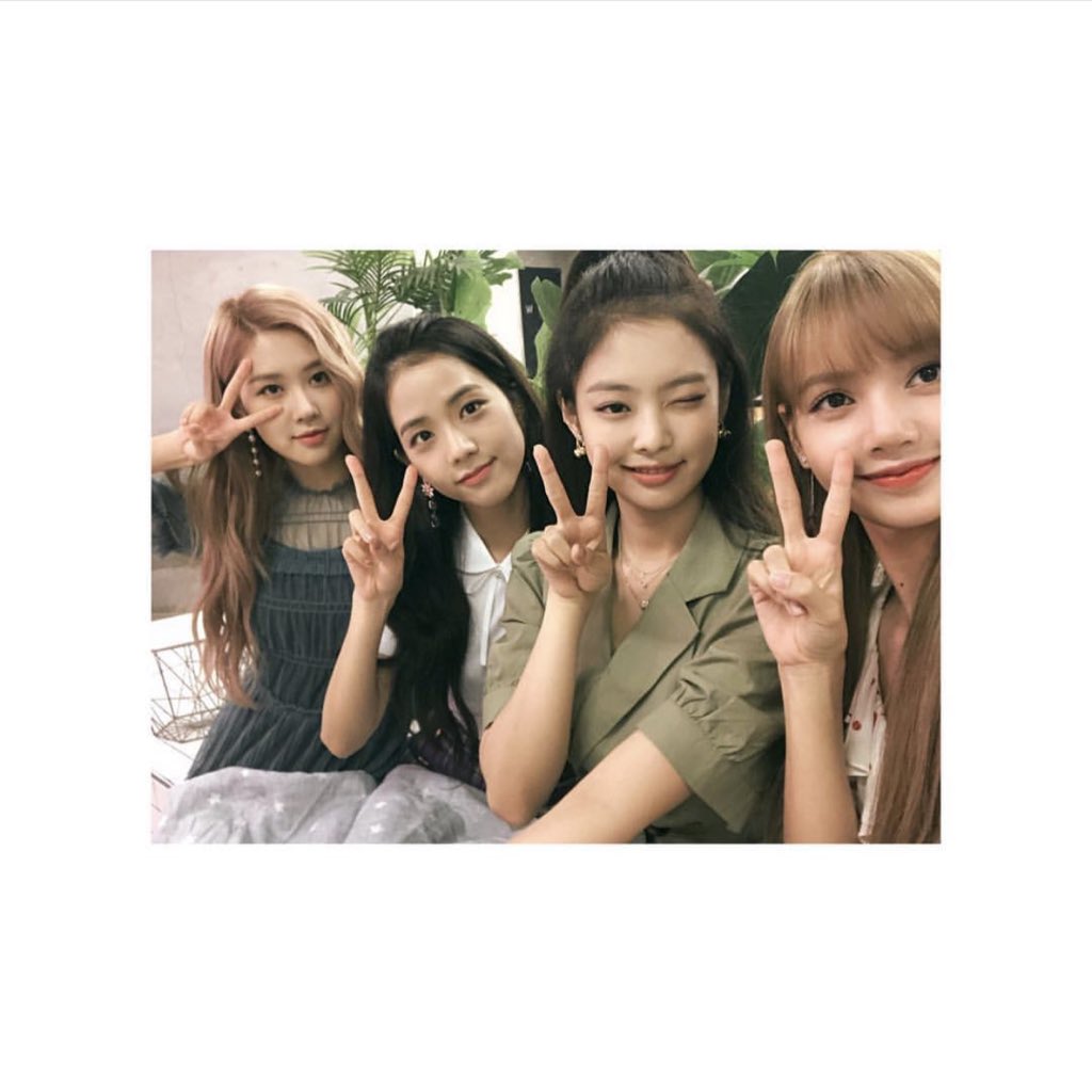 gainblinks's tweet photo. RT if you stan:

- BLACKPINK
- Jennie
- Lisa
- Rosé
- Jisoo
- Kuma&amp;Kai
- Dalgom
- Leo
- Talent
- Beauty

FOLLOW EVERYONE WHO RTS AND MAKE SURE TO FOLLOW EVERYONE BACK.

#JENNIE #LISA #JISOO #ROSÉ⁠ ⁠⁠ ⁠⁠ #VOGUE @ygofficialblink https://t.co/hFIs8gXCXJ