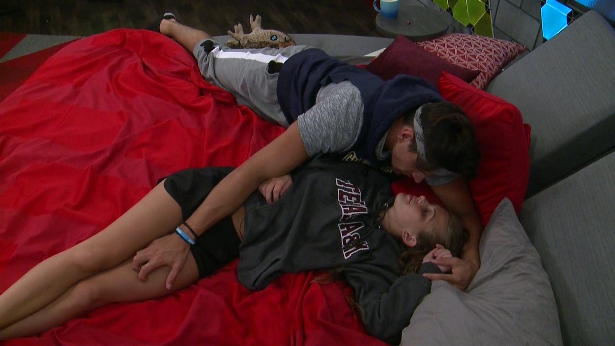 gotmiley2's tweet photo. #Showmance #OnlyOnCBS #BB20 https://t.co/rPgn9oJaD9