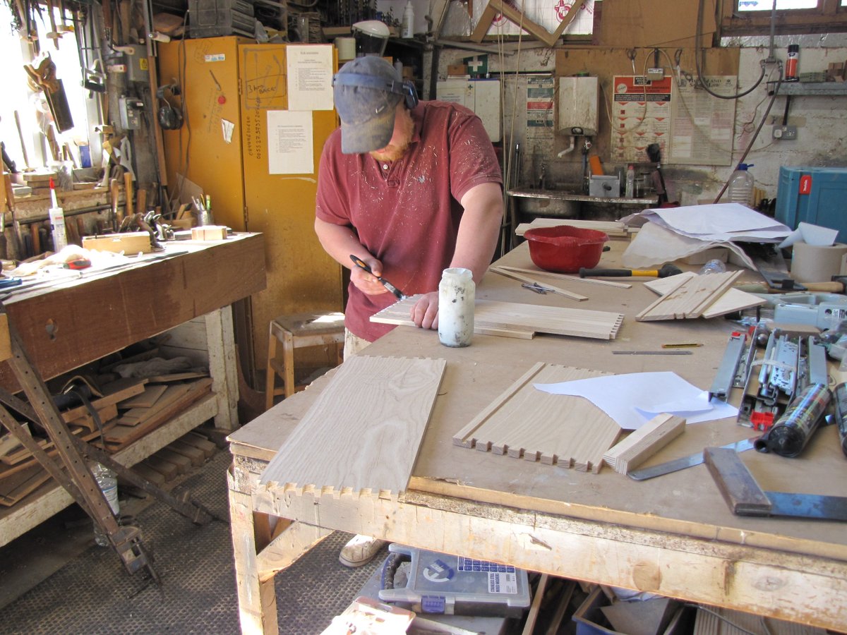 Johnfbeavan's tweet photo. This is going to be a leather covered cabinet for a very special client #HerefordHour.  Got an idea for a special commission? We would love to hear from you
#dovetail #joints #cabinetmaking #traditional #woodwork #handtools No CNC machines here #Worcestershire https://t.co/ikGcg7DO1N
