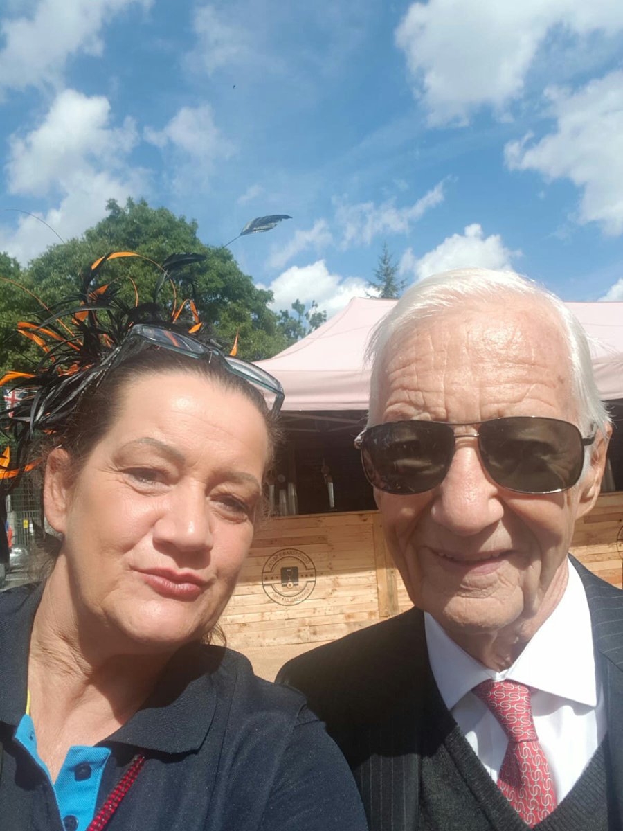 <a href="/haydockraces/">Haydock Park Races</a> <a href="/TheJockeyClub/">The Jockey Club</a> <a href="/GBRacing/">Great British Racing</a> <a href="/RacingPost/">Racing Post</a> <a href="/JBHse/">IJF Jack Berry House</a> It was lovely of Lester to come and meet our <a href="/willhillpeople/">William Hill People</a> and pose for photos at our On-Course Betting Shop at #Haydock ... Thank you #Legend