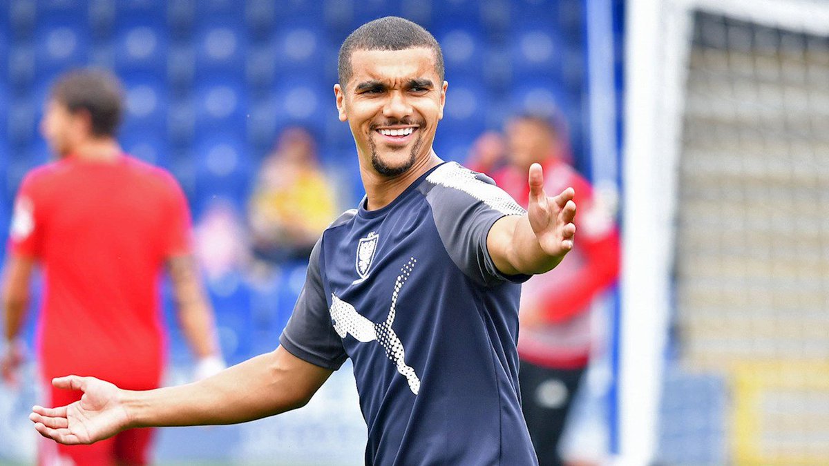 AFCWimbledon's tweet photo. 📷 Happy Birthday Kwes! #AFCW 🎂 https://t.co/vGszc4IY74