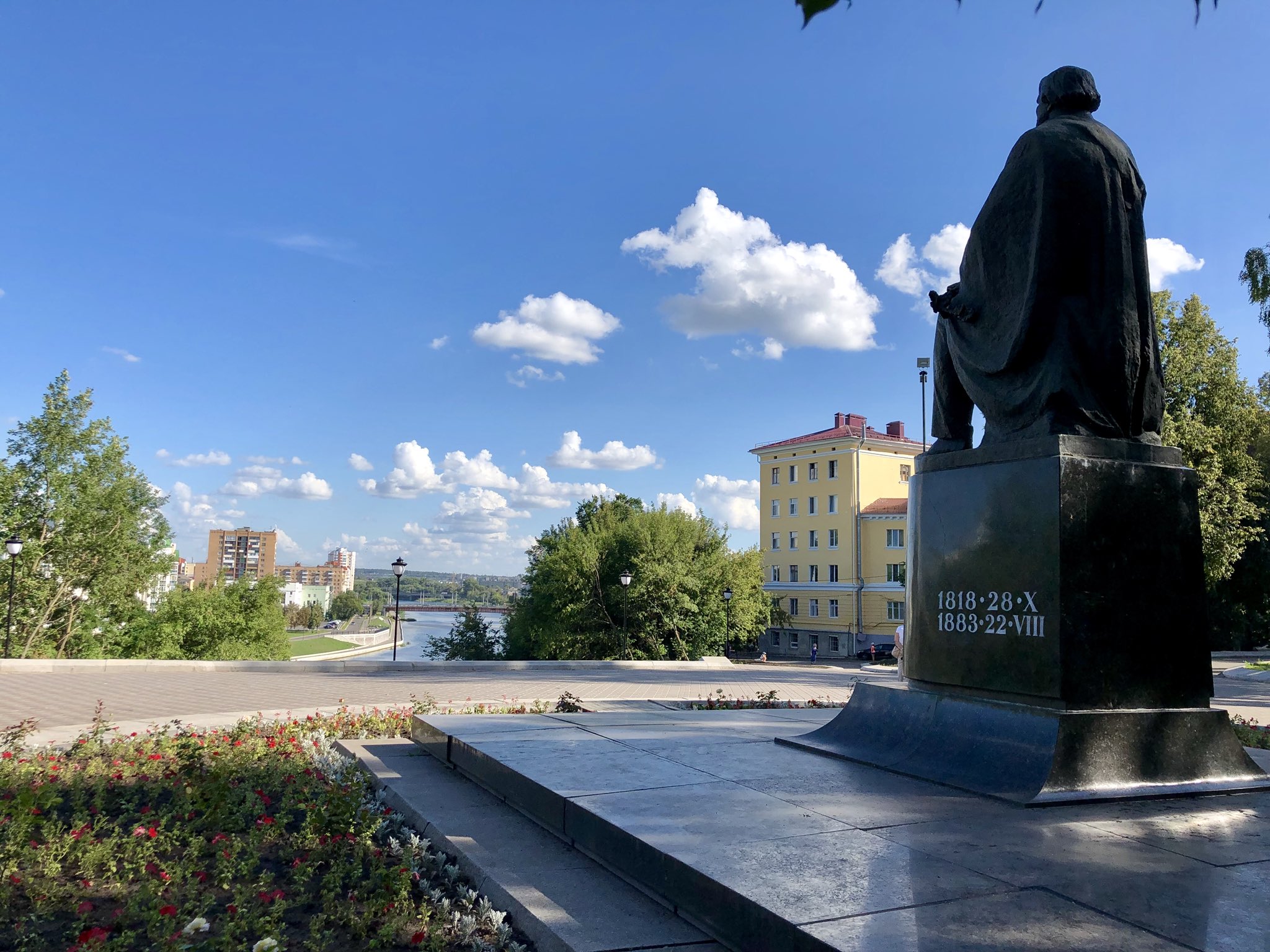 Сквер Тургеневский Бережок в Орле