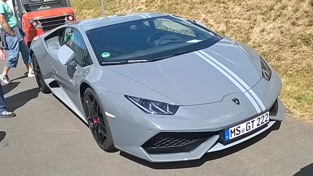 AlliesChaos's tweet photo. Und natürlich hab ich auch ein paar Fotos von Autos gemacht 😋 #AvDOGP #OGP2018 https://t.co/I0tVcAv0Dr