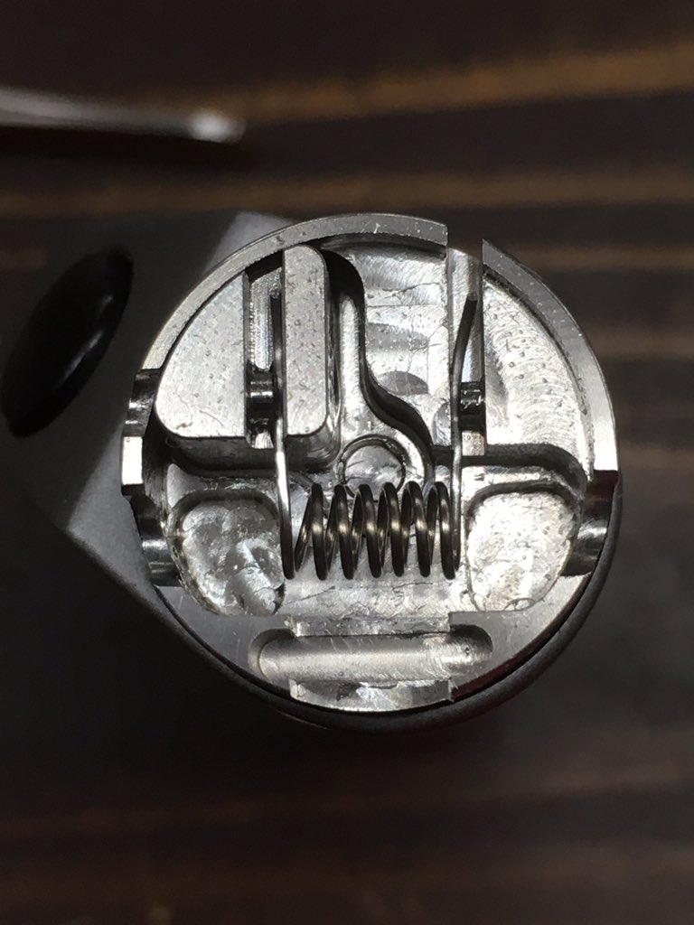 Jouji_ippanjin's tweet photo. 【勝手におすすめセットアップ11】
EDEN MODS SALIX RDA
Kanthal24g 3mm芯 スペースド6wrap 0.6Ω
コイル幅を写真のようにデッキ内部の幅と合わせる。コイルの高さはガイドライン通りでOK👌
エアホールは最大で😋
濃すぎずずっと吸えるセットアップです!お試しあれ🙏
#vape #jaqsperch #ejuicepub https://t.co/cAajNDso8h