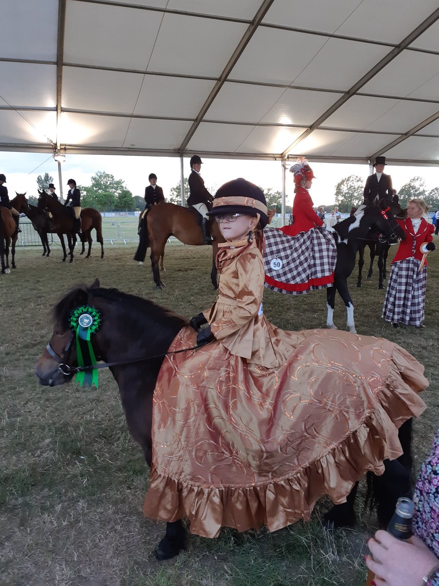 lora10ra's tweet photo. 4th in first ridden concours d'elegance at Equifest! Chloe and Maysie had an amazing time and led the way in to the evening performance 🦄🌟🌟🌟 https://t.co/IkF836XDrf