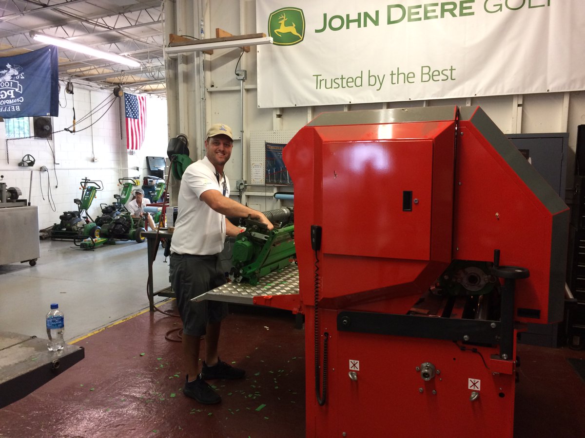 BernhardCompany's tweet image. Volunteer  Will Watson Equipment Manager from The Alotion Club running one of the two sets of @BernhardGrinder  Sharpening systems. Always smiling #PGAchampionship #Bellerive #keepingsharp