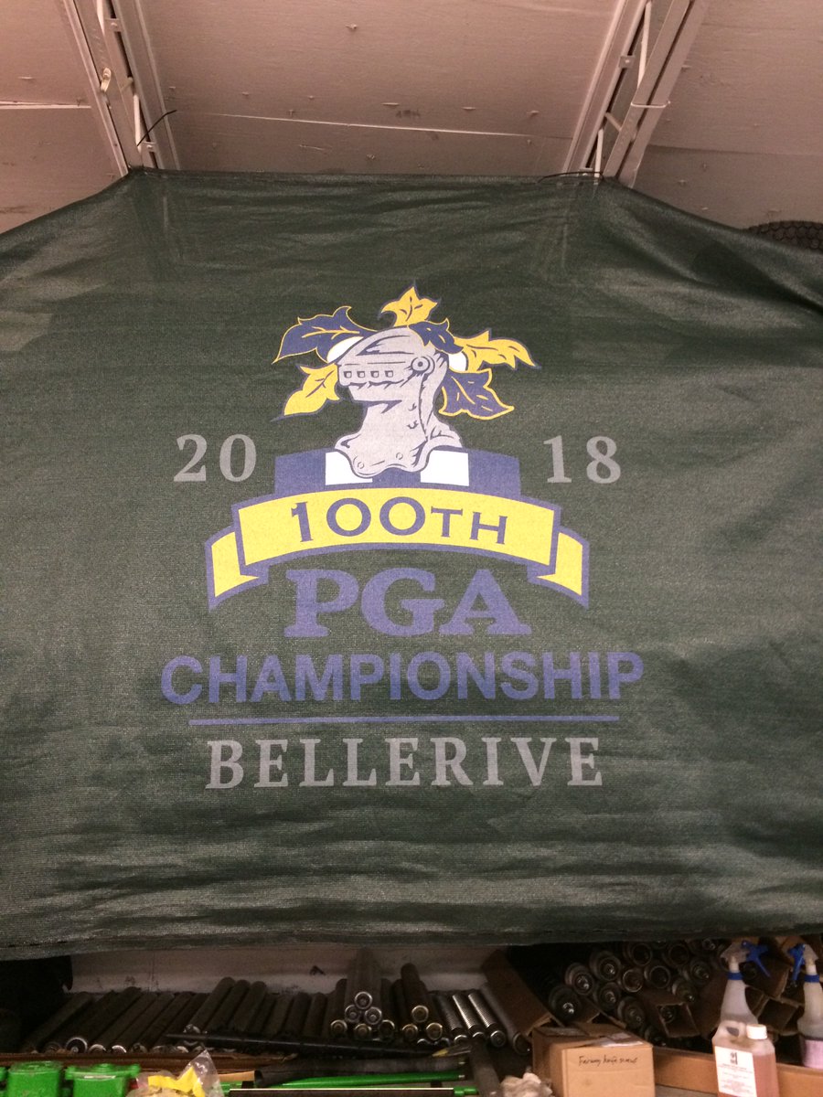 BernhardCompany's tweet image. Volunteer  Will Watson Equipment Manager from The Alotion Club running one of the two sets of @BernhardGrinder  Sharpening systems. Always smiling #PGAchampionship #Bellerive #keepingsharp