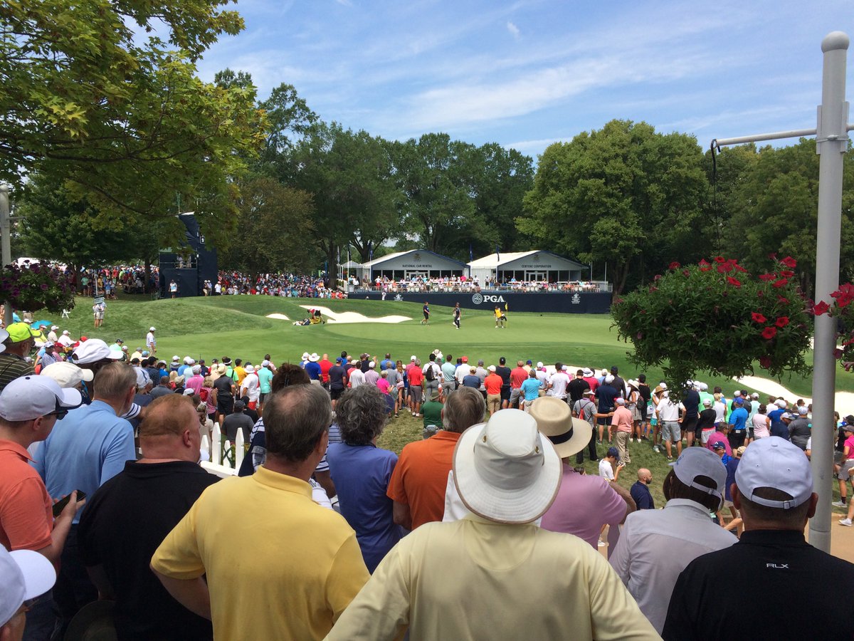 BernhardCompany's tweet image. Volunteer  Will Watson Equipment Manager from The Alotion Club running one of the two sets of @BernhardGrinder  Sharpening systems. Always smiling #PGAchampionship #Bellerive #keepingsharp