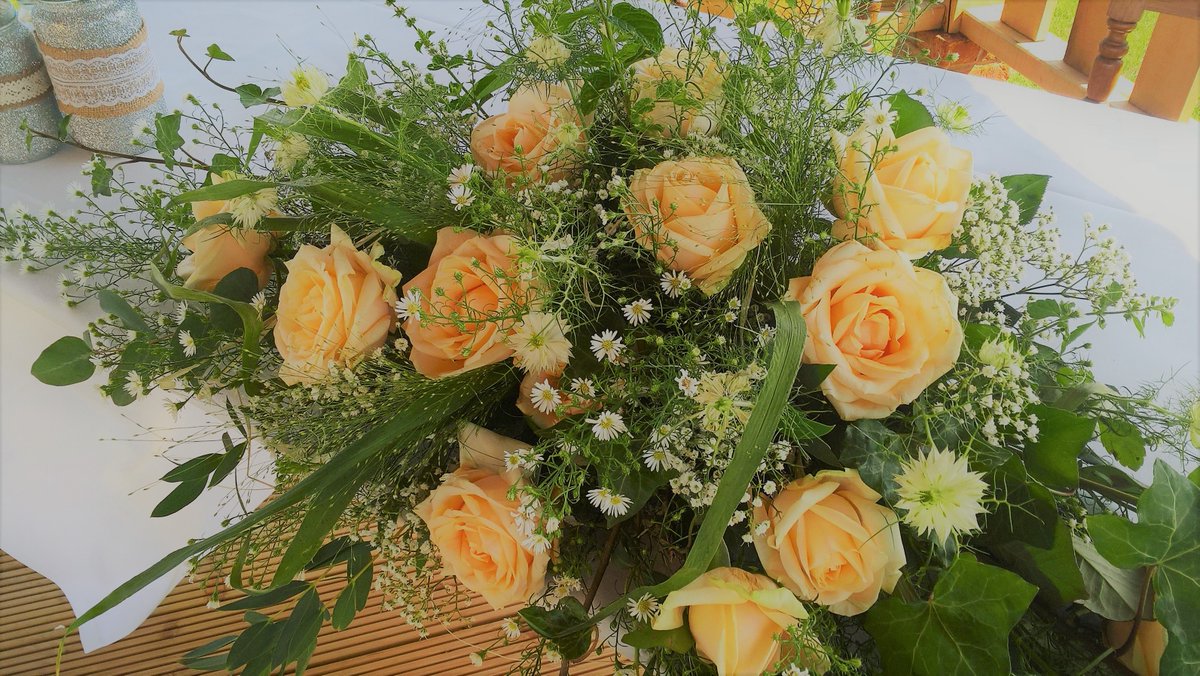 chirpee2's tweet photo. Table centrepieces from yesterdays' wedding @cherrybarn . Peach rose loveliness x
#wedding
#tablecentrepieces
#sussexflorist
#weddingflowers
#peachroses https://t.co/9m46OedqLD