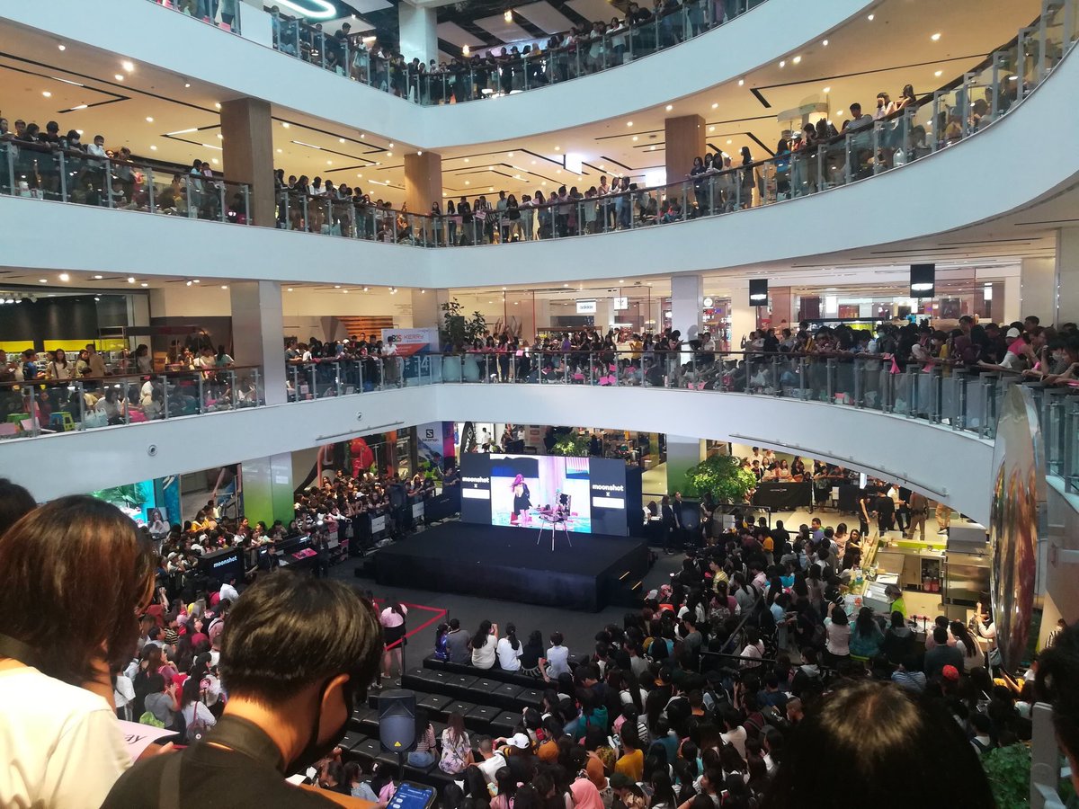 jeffbgot's tweet photo. รอดูโปรเจควันนี้เลย ต้องออกมาดีมากแน่ๆ ลิซจะต้องภูมิใจมาก สู้ๆนะคะคนไปรอแสดงพลังบลิ๊งให้สุดๆไปเลย💓😍
#moonshotTHxLISA #WelcomHomeLisa #lisa https://t.co/nvXdSfX9M4