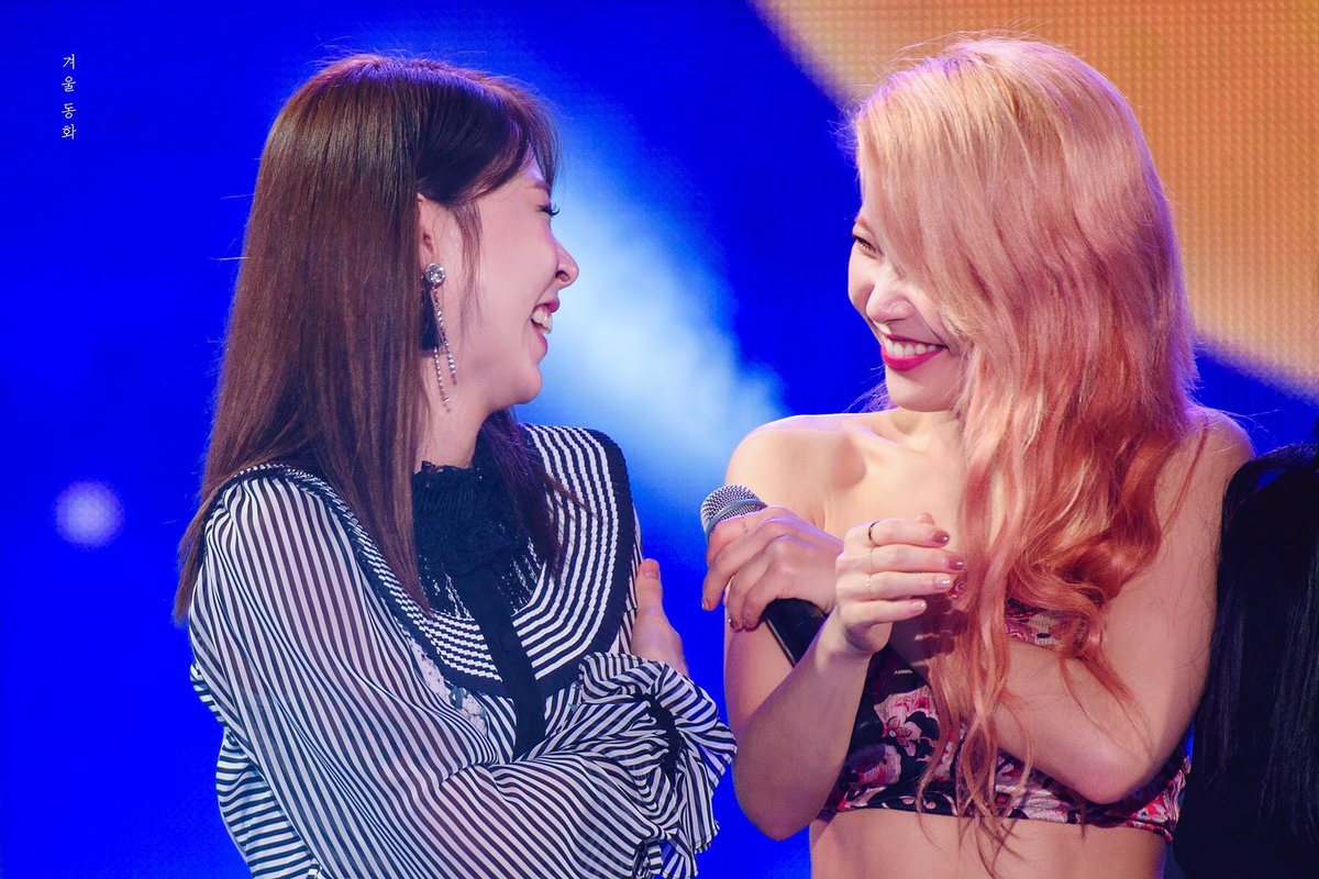 SBWRCHV's tweet photo. Moonsun... sisters... yes? https://t.co/ht2M2Fv6mL