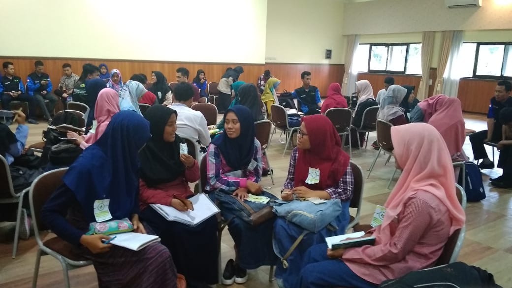 etosmalang's tweet photo. Sedang berlangsung Seleksi Nasional Etos Malang 2018 di Gedung D lt 3 FEB UB. 

Ayo terus semangat menggapai masa depan yang indah. https://t.co/rcPWcVEFjY