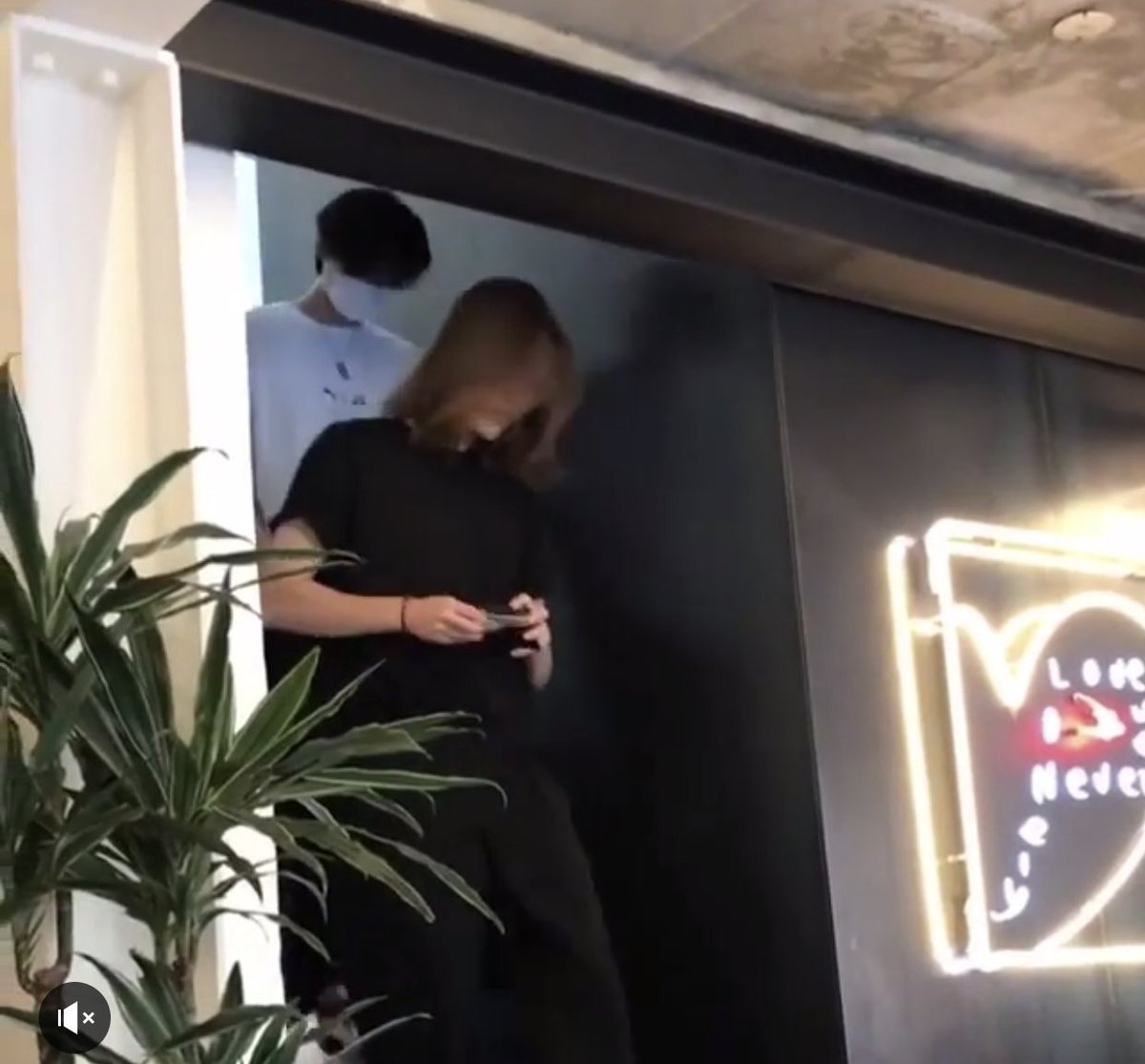 TheAnnyeongOppa's tweet photo. kim woobin visited lee jongsuk's cafe. can we stop and appreciate woobin's long silky hair ❤️ this is so nice ✨ https://t.co/fiXgU8NoRm