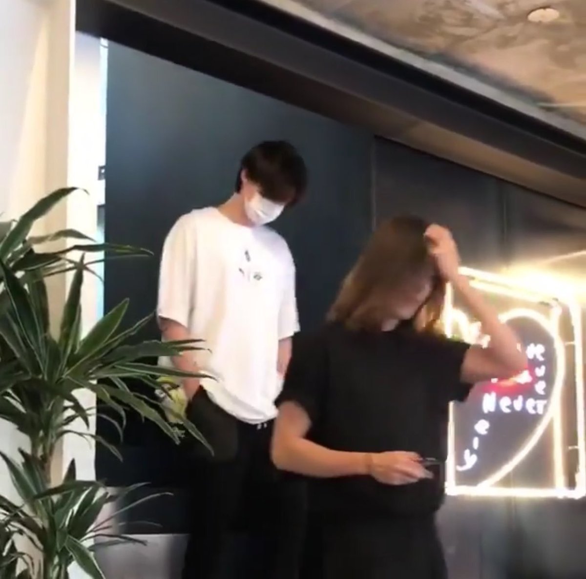 TheAnnyeongOppa's tweet photo. kim woobin visited lee jongsuk's cafe. can we stop and appreciate woobin's long silky hair ❤️ this is so nice ✨ https://t.co/fiXgU8NoRm