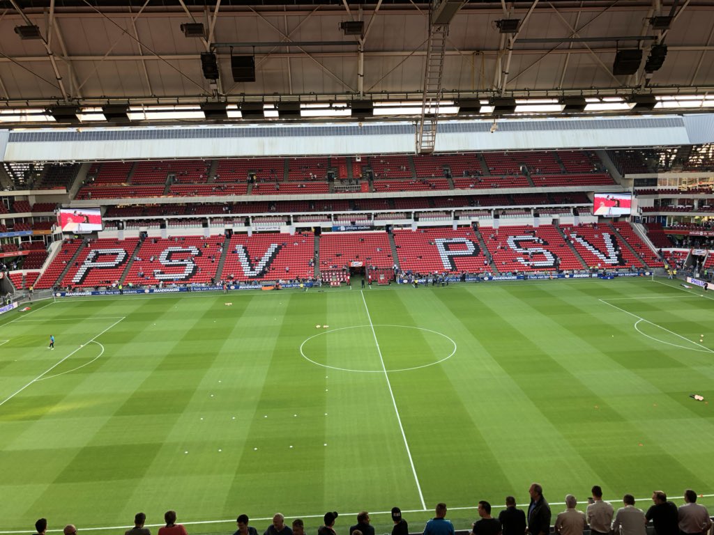 PSV1913's tweet photo. @SouthamptonFC From Eindhoven - The Netherlands https://t.co/mok0kzNRUs