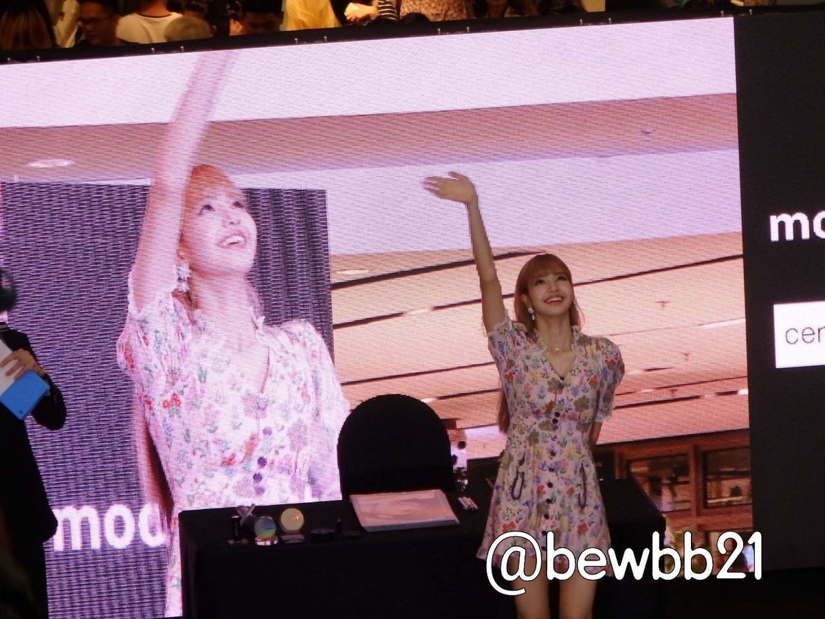 BEWBB21's tweet photo. น้องน่ารัก แทนตัวเองหนูตลอด 😚
โอ้ยยย ใครมันจะไม่หลงหนูละลูก 😆
#moonshotTHxLISA #LISA #WelcomHomeLisa https://t.co/pvjgQIlIEr
