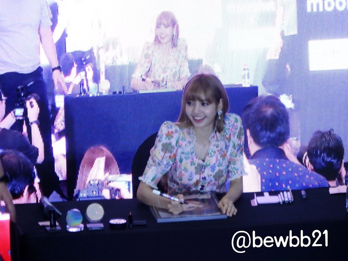 BEWBB21's tweet photo. น้องน่ารัก แทนตัวเองหนูตลอด 😚
โอ้ยยย ใครมันจะไม่หลงหนูละลูก 😆
#moonshotTHxLISA #LISA #WelcomHomeLisa https://t.co/pvjgQIlIEr