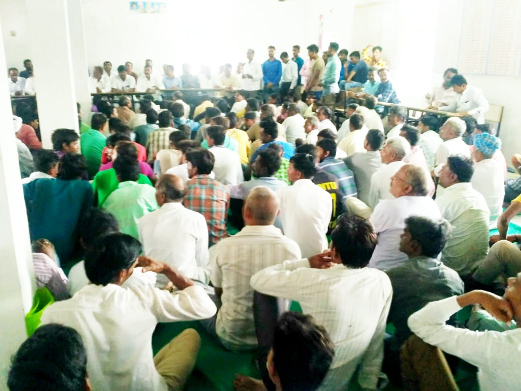 Kalpesh69757121's tweet photo. આજરોજ પાટણ ખાતે ગુજરાત ક્ષત્રિય ઠાકોર સેના ની જિલ્લા પ્રમુખ જીભાજી સાહેબ ના અધ્ય���્ષ સ્થાને જિલ્લા ની કારોબારી મિટિંગ યોજાઈ https://t.co/eLz7vGr1Y1