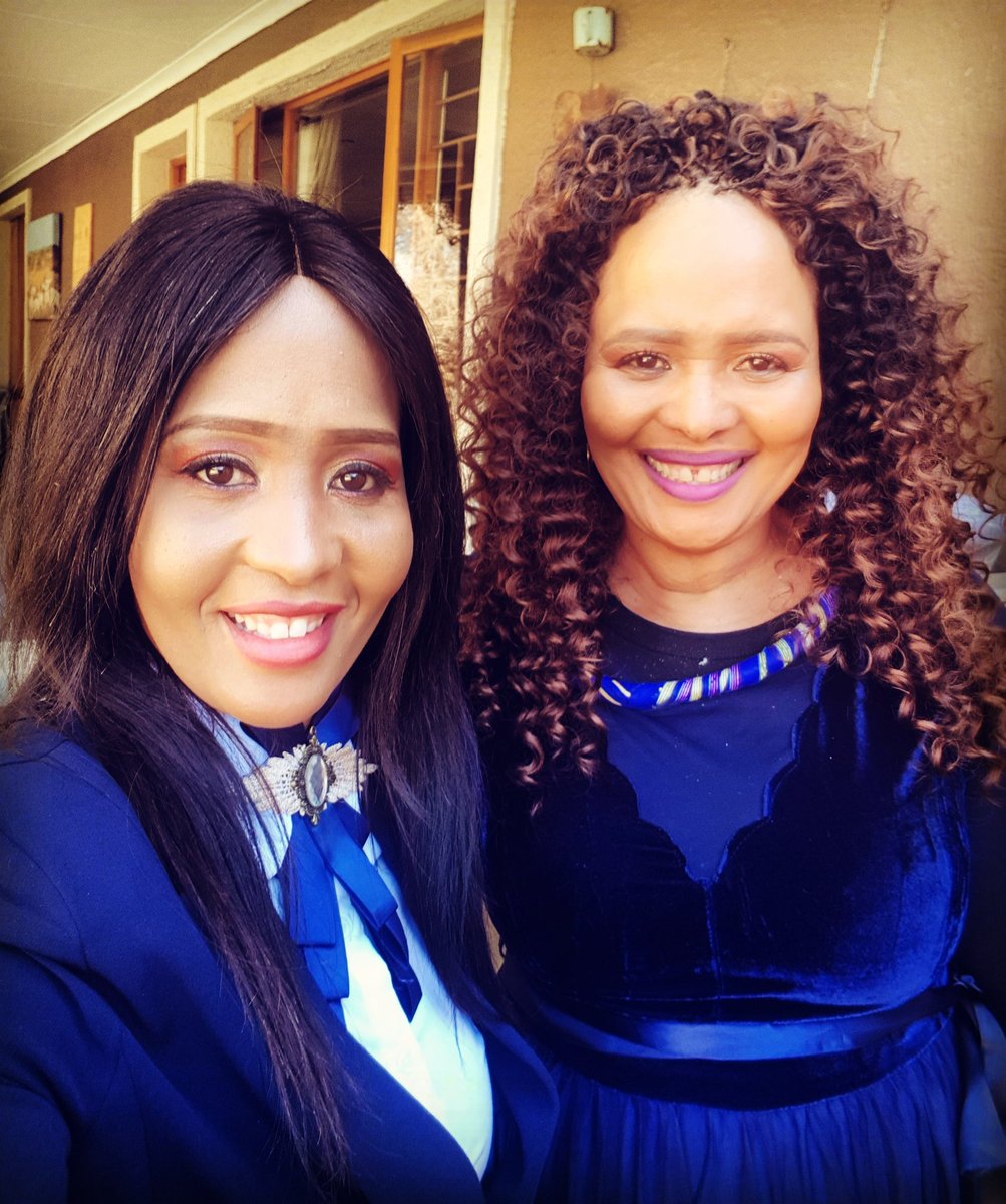 duduWagaG's tweet photo. #Womandla #Ootd #Styledbymom &amp;  #DuduPoshArt  #MotherandDaughter #wedding #Slayingthefix #Skydivahair #Fashion #Winterfashion https://t.co/XEugvyMGtp