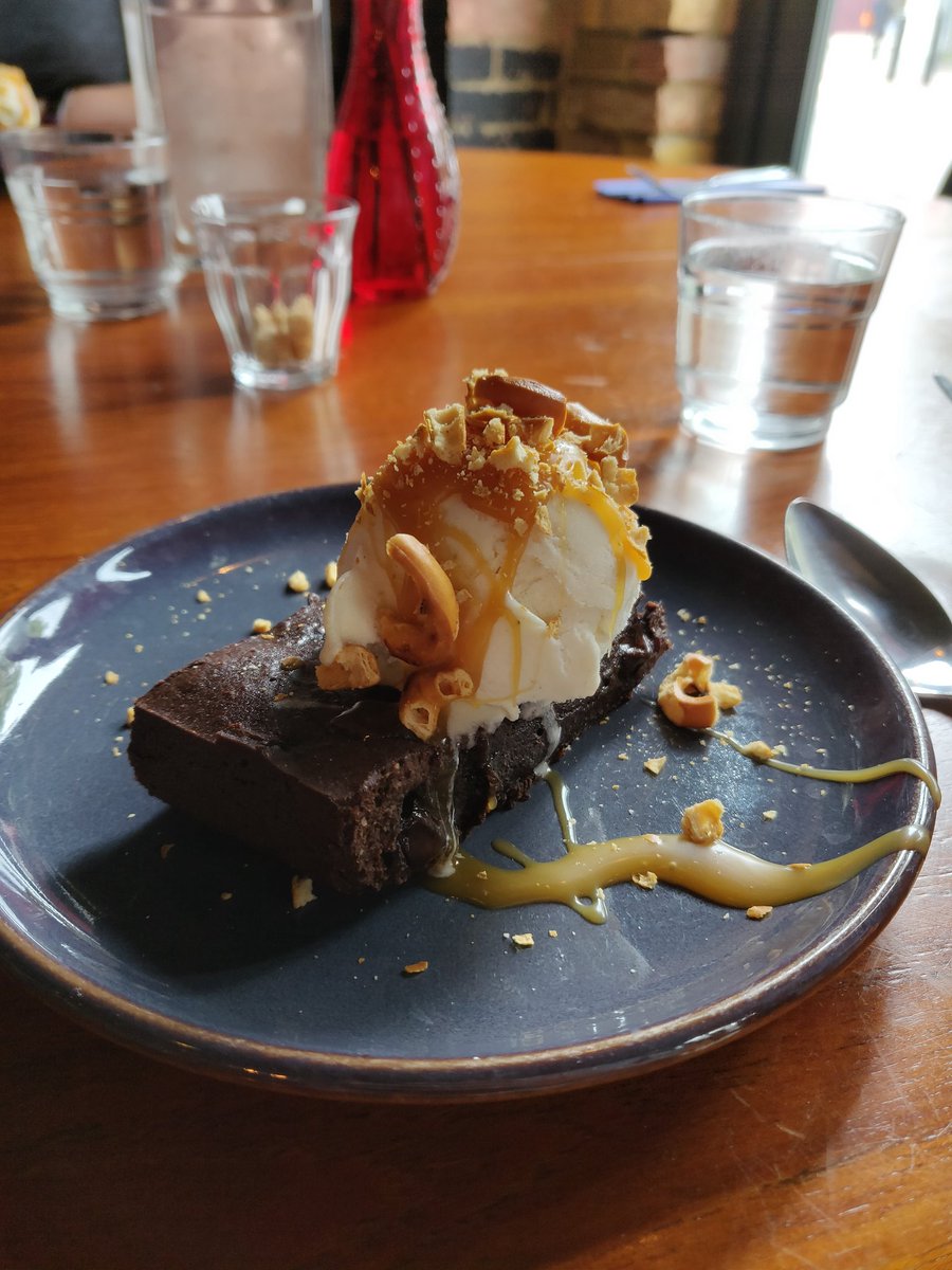 Becca 🦻🏃🏻♀️🥊 tweet media