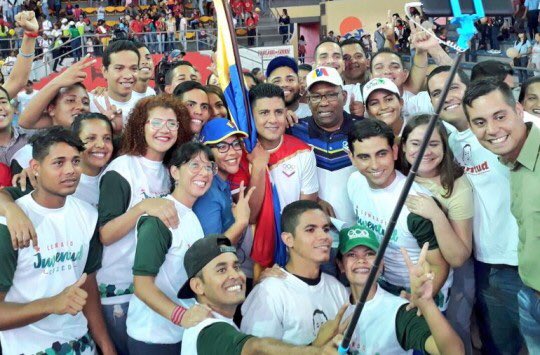 pinfantea's tweet photo. Hoy #12Ago celebramos el #DiaInternacionalDeLaJuventud 

La juventud es la Generación de Oro de la Patria nueva que construye el futuro de la Revolución junto al Pdte @NicolasMaduro

Nosotros hoy más que nunca rechazamos la de violencia y defendemos la paz 
#JuventudPorLaPaz ❤️ https://t.co/H6841TPuXg